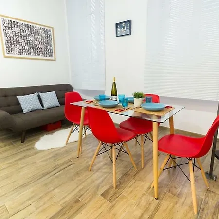 Appartamento Miniloft Rosso · Mini-loft Centro. Wifi&aria Condizionata Sanremo