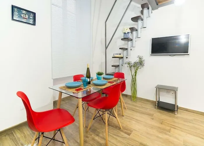 Miniloft Rosso · Mini-loft Centro. Wifi&aria Condizionata Appartamento Sanremo